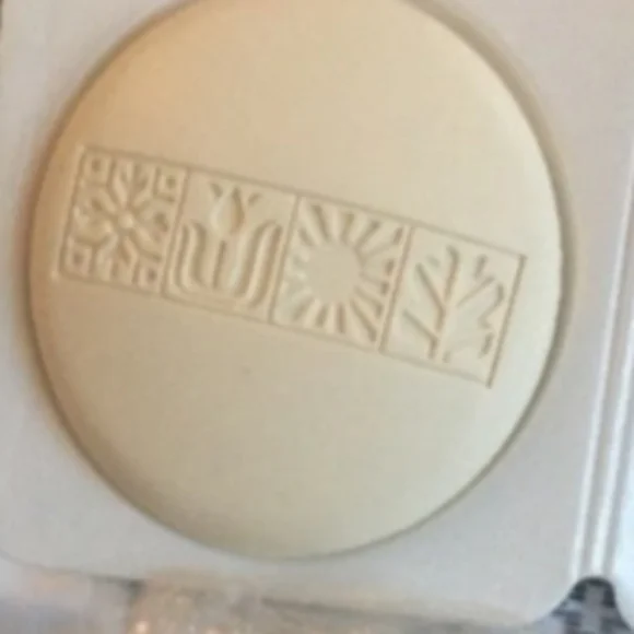 Vintage perpetual calendar container with soap factory sealed rare - Picture 6 of 6